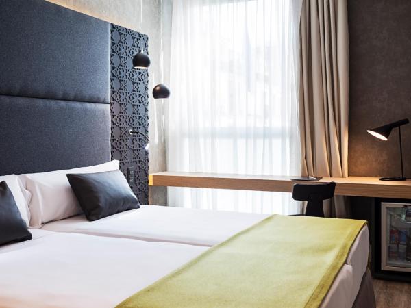 Catalonia Giralda : photo 3 de la chambre chambre double ou lits jumeaux premium