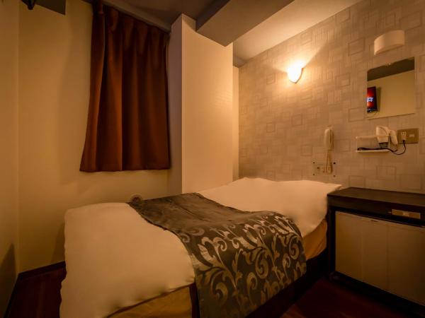 Hotel Peace (Adult Only) : photo 4 de la chambre petite chambre double + enregistrement tardif à 22h00