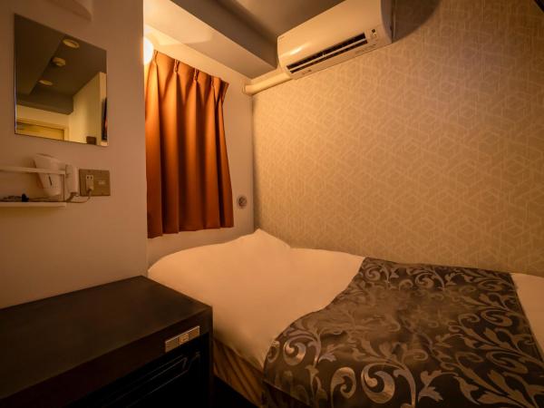 Hotel Peace (Adult Only) : photo 6 de la chambre petite chambre double + enregistrement tardif à 22h00