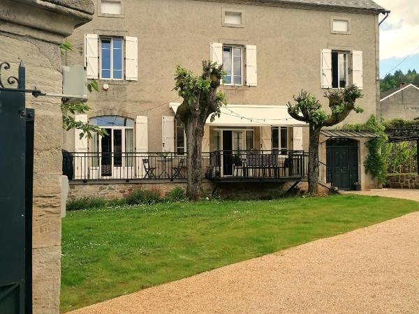 Chambres d'hôtes les 2 tilleuls : photo 10 de la chambre chambre double - vue sur jardin
