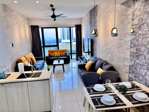 MidValley Southkey Mosaic 6-9pax Netflix-SmartTV70inch : photo 6 de la chambre appartement 2 chambres