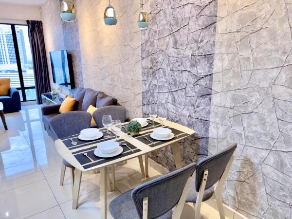 MidValley Southkey Mosaic 6-9pax Netflix-SmartTV70inch : photo 10 de la chambre appartement 2 chambres