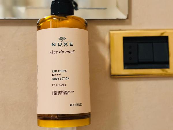 Lauri Loft : photo 10 de la chambre chambre lit king-size avec baignoire spa
