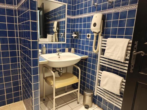 Hôtel l'Arena : photo 5 de la chambre chambre double - accessible aux personnes à mobilité réduite