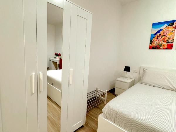 EllePì Rooms : photo 2 de la chambre chambre triple - vue sur ville