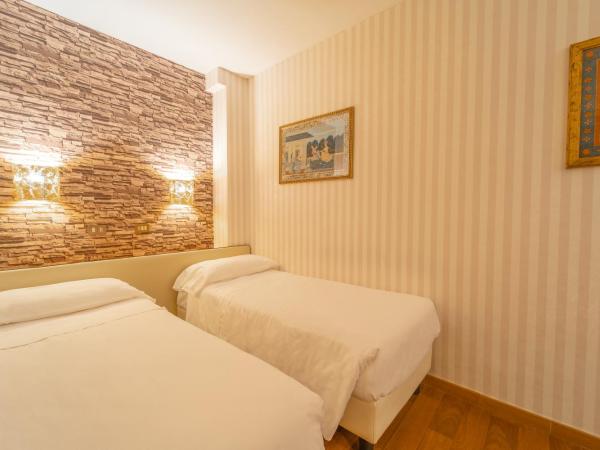 Hotel Il Guercino : photo 1 de la chambre chambre triple