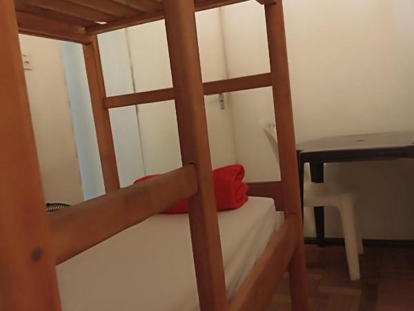 Home Center : photo 3 de la chambre chambre lits jumeaux avec salle de bains commune