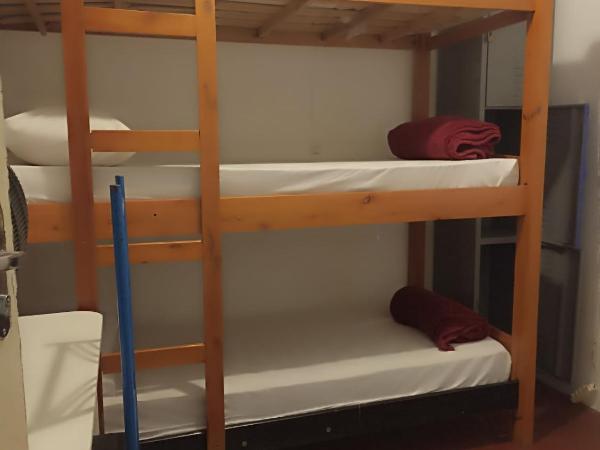 Home Center : photo 3 de la chambre lit dans dortoir pour hommes