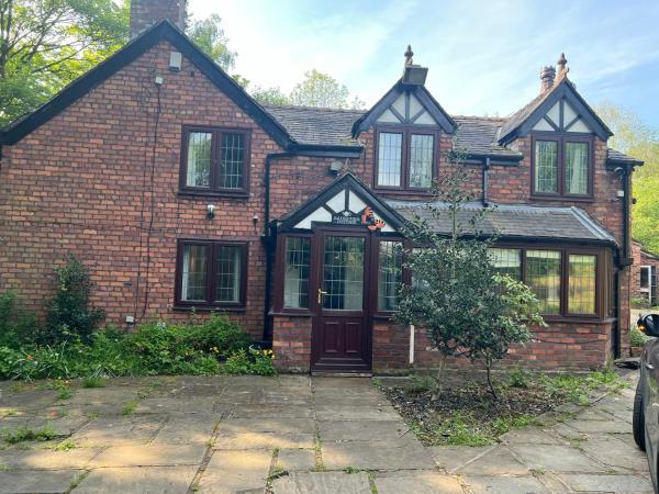 Rainsough Cottage Guest House - Sleeps upto 8 with ensuite - Free Parking & WiFi : photo 7 de la chambre chambre double avec salle de bains privative