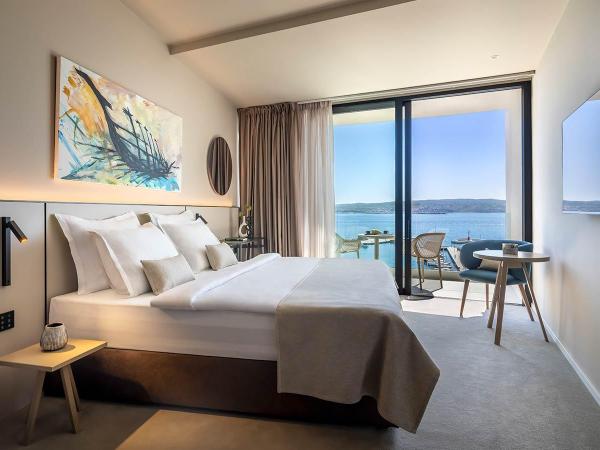 Aminess Younique Narrivi Hotel : photo 3 de la chambre younique suite with sea view balcony