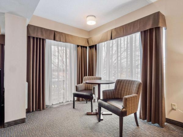 Best Western Plus Cairn Croft Hotel : photo 8 de la chambre grande chambre lit king-size avec balcon - tower - non-fumeurs