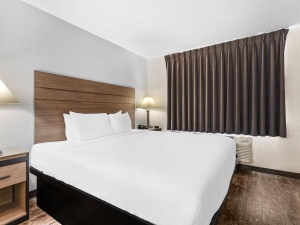 SureStay Hotel by Best Western Albuquerque Midtown : photo 2 de la chambre chambre lit king-size avec canapé-lit