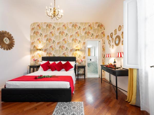 Entire flat with 6 Rooms & 6 Bathrooms, 210 SQMs at Most Historical Center with LIFT !!! : photo 2 de la chambre chambre double deluxe