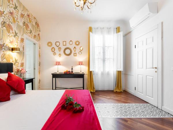 Entire flat with 6 Rooms & 6 Bathrooms, 210 SQMs at Most Historical Center with LIFT !!! : photo 3 de la chambre chambre double deluxe