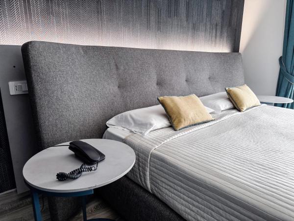 Mediterranea Hotel & Convention Center : photo 7 de la chambre suite junior