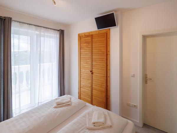 Guesthouse Halilagic : photo 5 de la chambre chambre double avec balcon