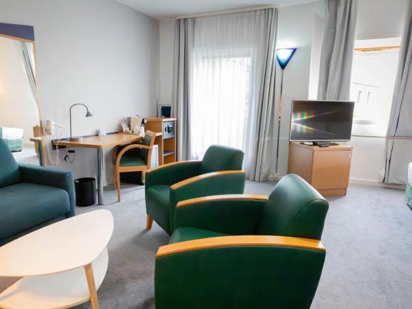 Holiday Inn Express Arras, an IHG Hotel : photo 8 de la chambre suite lit queen-size
