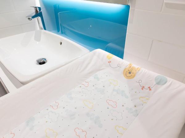 Holiday Inn Express Arras, an IHG Hotel : photo 2 de la chambre chambre double avec canapé-lit