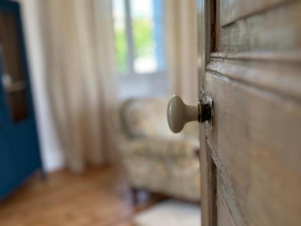 Le Clos Gabrielle : photo 10 de la chambre chambre double - vue sur piscine