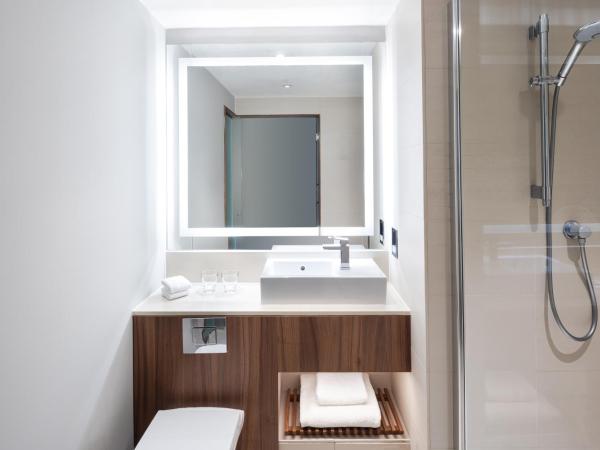 Courtyard by Marriott Edinburgh : photo 1 de la chambre chambre lit king-size supérieure
