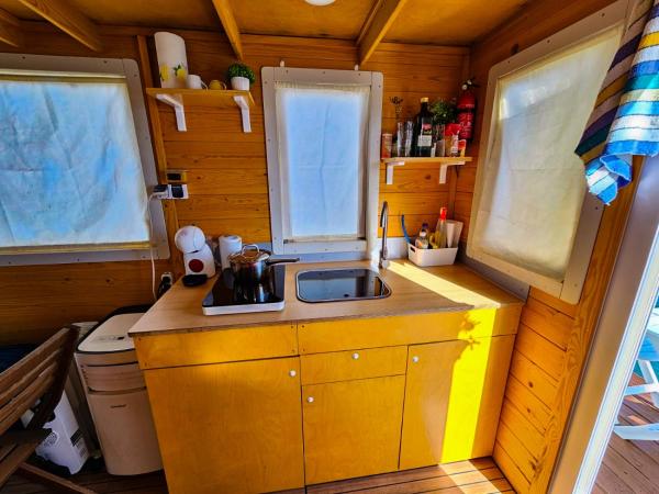 Filipp's House Boat : photo 1 de la chambre mobile home