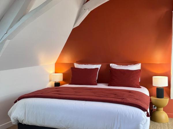 Le Clos Gabrielle : photo 5 de la chambre chambre double - vue sur piscine