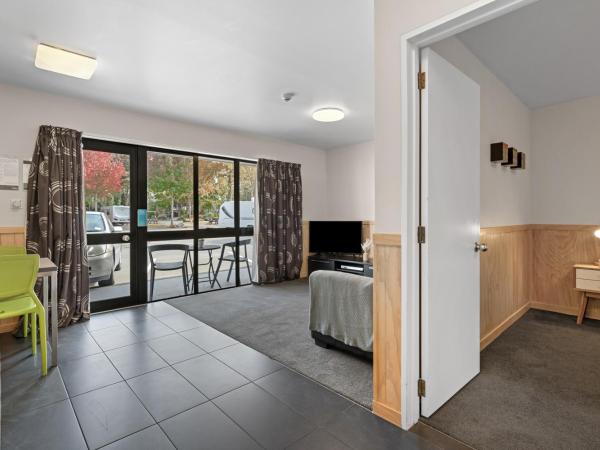 Tasman Holiday Parks - Christchurch : photo 2 de la chambre suite lit king-size