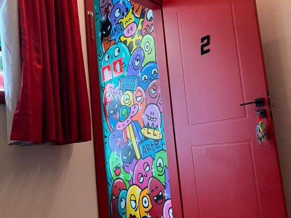 Pousada Bat N Breakfast No Beco do Batman : photo 6 de la chambre chambre quadruple standard