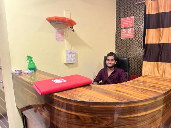 Star Dormitory Mumbai : photo 2 de la chambre lit simple dans dortoir pour hommes avec salle de bains commune