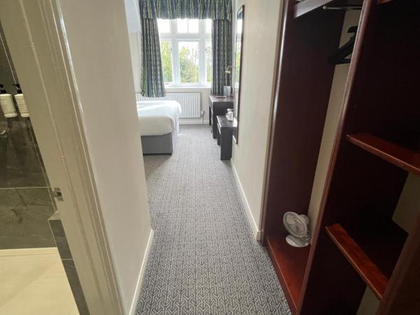 Bestwood Lodge Hotel : photo 1 de la chambre chambre lit king-size - vue sur jardin