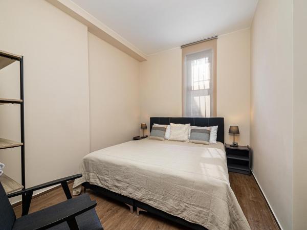 KEDVES VENDÉGHÁZ : photo 8 de la chambre chambre familiale avec salle de bains