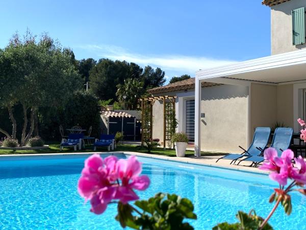 Chambre d'hôtes de charme MERBLEUESOLEIL : photo 4 de la chambre chambre quadruple premium