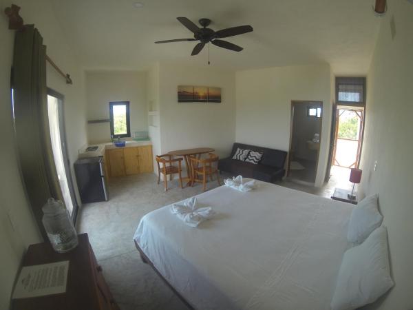 Ikarus Costa Mujeres Eco Lodge Sunset View : photo 8 de la chambre studio avec terrasse