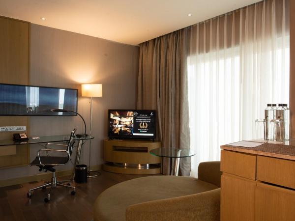 Holiday Inn New Delhi International Airport, an IHG Hotel : photo 3 de la chambre suite lit king-size – non-fumeurs