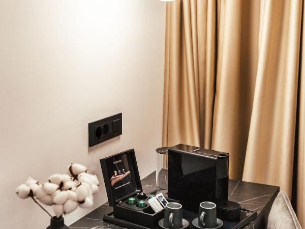 City Hotel Dubrovnik : photo 8 de la chambre grande chambre double ou lits jumeaux