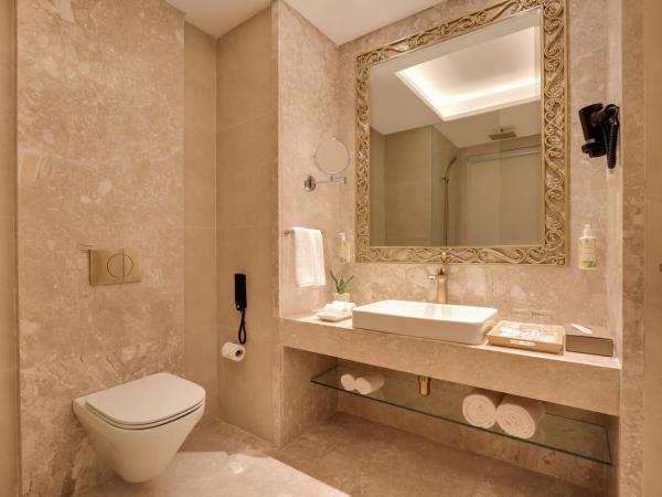 Lemon Tree Premier Budhanilkantha Kathmandu, Nepal : photo 7 de la chambre chambre lit king-size exécutive