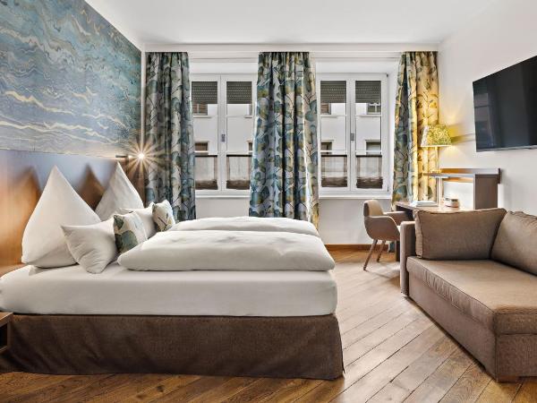 Hotel Deutsche Eiche : photo 4 de la chambre chambre double avec lit d'appoint