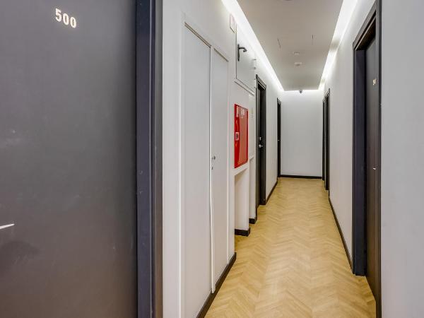 Hostellicious : photo 8 de la chambre chambre double avec salle de bains privative