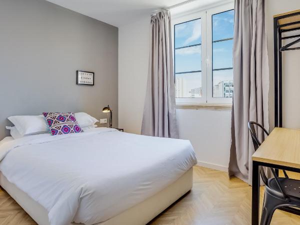 Hostellicious : photo 2 de la chambre chambre double avec salle de bains privative