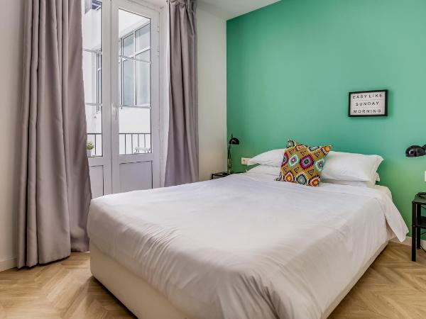 Hostellicious : photo 6 de la chambre chambre double avec salle de bains privative