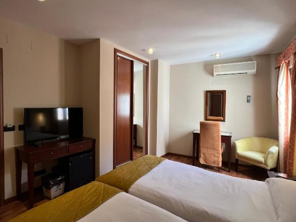 Carlos V Malaga : photo 4 de la chambre chambre double ou lits jumeaux