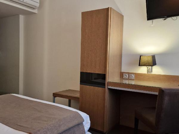 Hotel Restaurant du Centre et du Lauragais : photo 2 de la chambre chambre supérieure