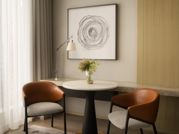 Four Seasons Hotel Toronto at Yorkville : photo 3 de la chambre chambre lit king-size supérieure