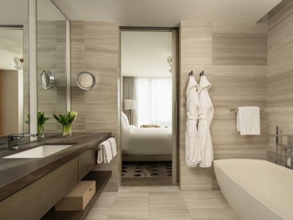 Four Seasons Hotel Toronto at Yorkville : photo 5 de la chambre suite 1 chambre premier