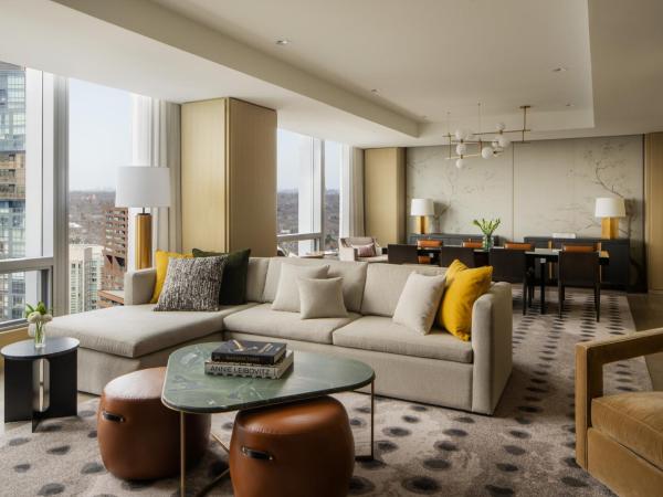 Four Seasons Hotel Toronto at Yorkville : photo 2 de la chambre suite bellair