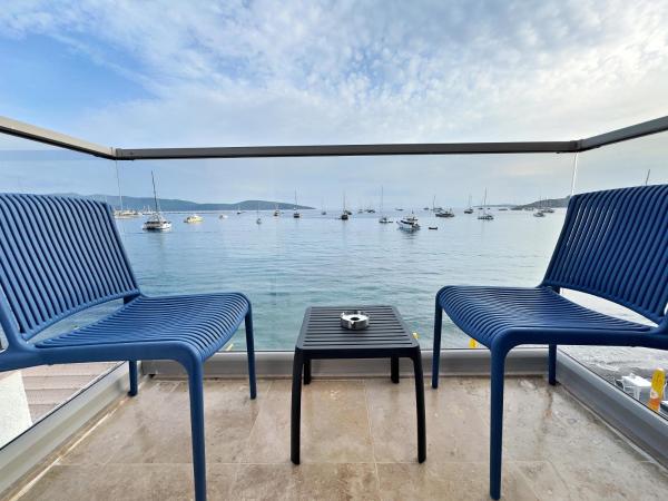 Nese Pension : photo 2 de la chambre chambre double avec balcon - vue sur mer