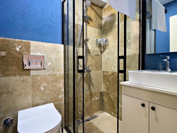 Nese Pension : photo 2 de la chambre chambre double avec balcon - vue sur mer