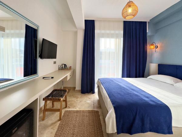 Nese Pension : photo 5 de la chambre chambre double avec balcon - vue sur mer