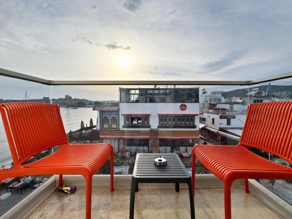 Nese Pension : photo 7 de la chambre chambre double avec balcon - vue sur mer