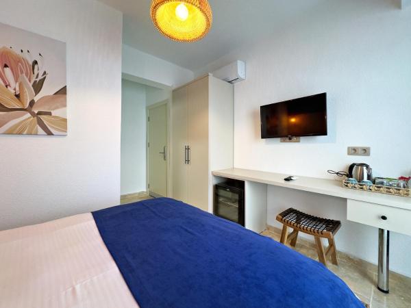 Nese Pension : photo 5 de la chambre chambre double avec balcon - vue sur mer